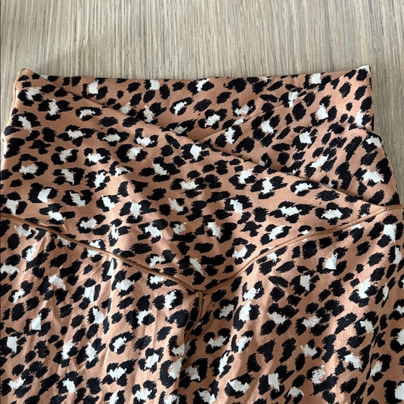 Offline Aerie Leopard Print Criss Cross Leggings Medium - Picture 3 of 6